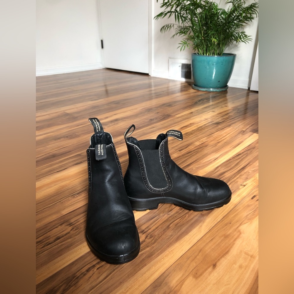 Blundstone Classic Boots with Side Detailing